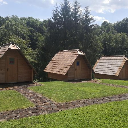 Готель Glamping Naselje Zeleni Turizem Makole Екстер'єр фото