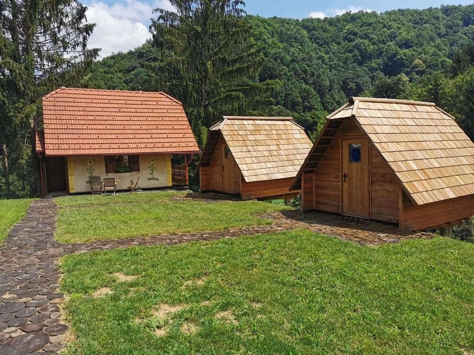 Готель Glamping Naselje Zeleni Turizem Makole Екстер'єр фото