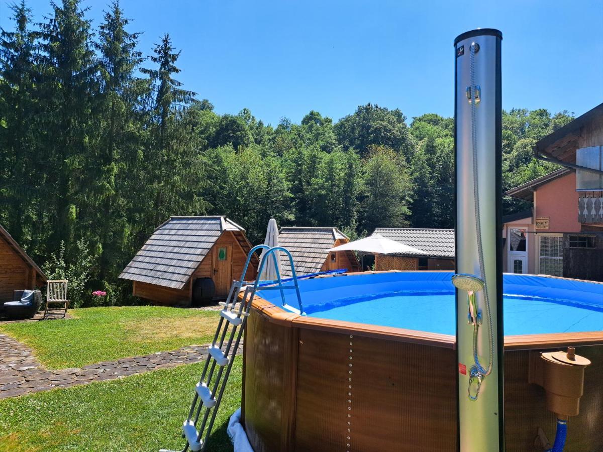 Готель Glamping Naselje Zeleni Turizem Makole Екстер'єр фото